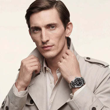 Adventure Automatic Men’s Watch With High-Legibility Dial And Smooth Bezel