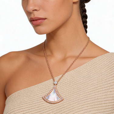 Divas' Dream White Halo Fan Necklace