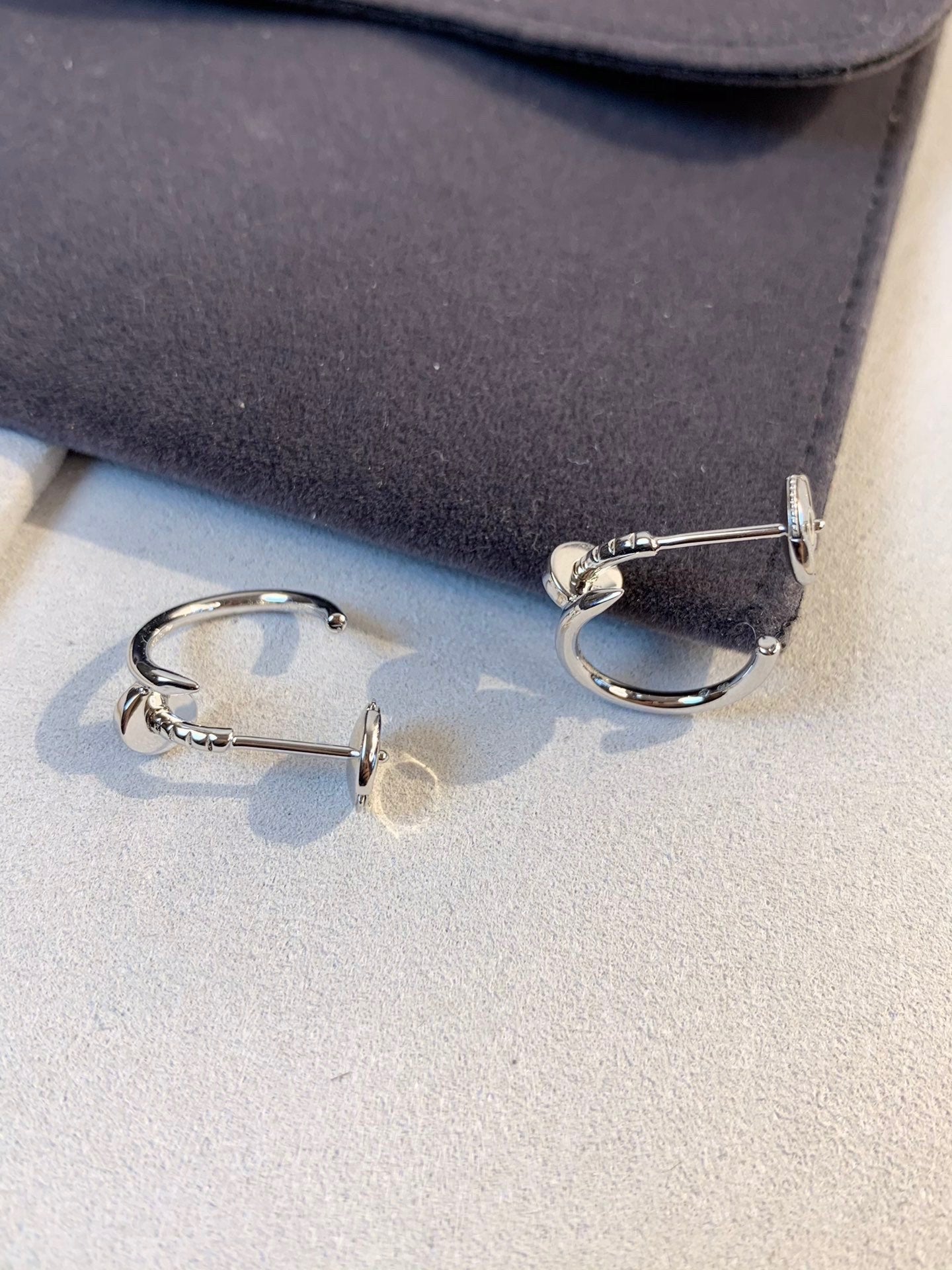 Pnstime Juste Un Clou Small Earrings Couple Women - Image 19