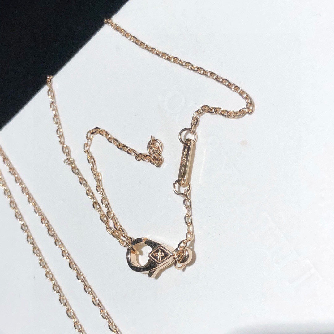 Pnstime Vintage Alhambra Pink Necklace - Image 5