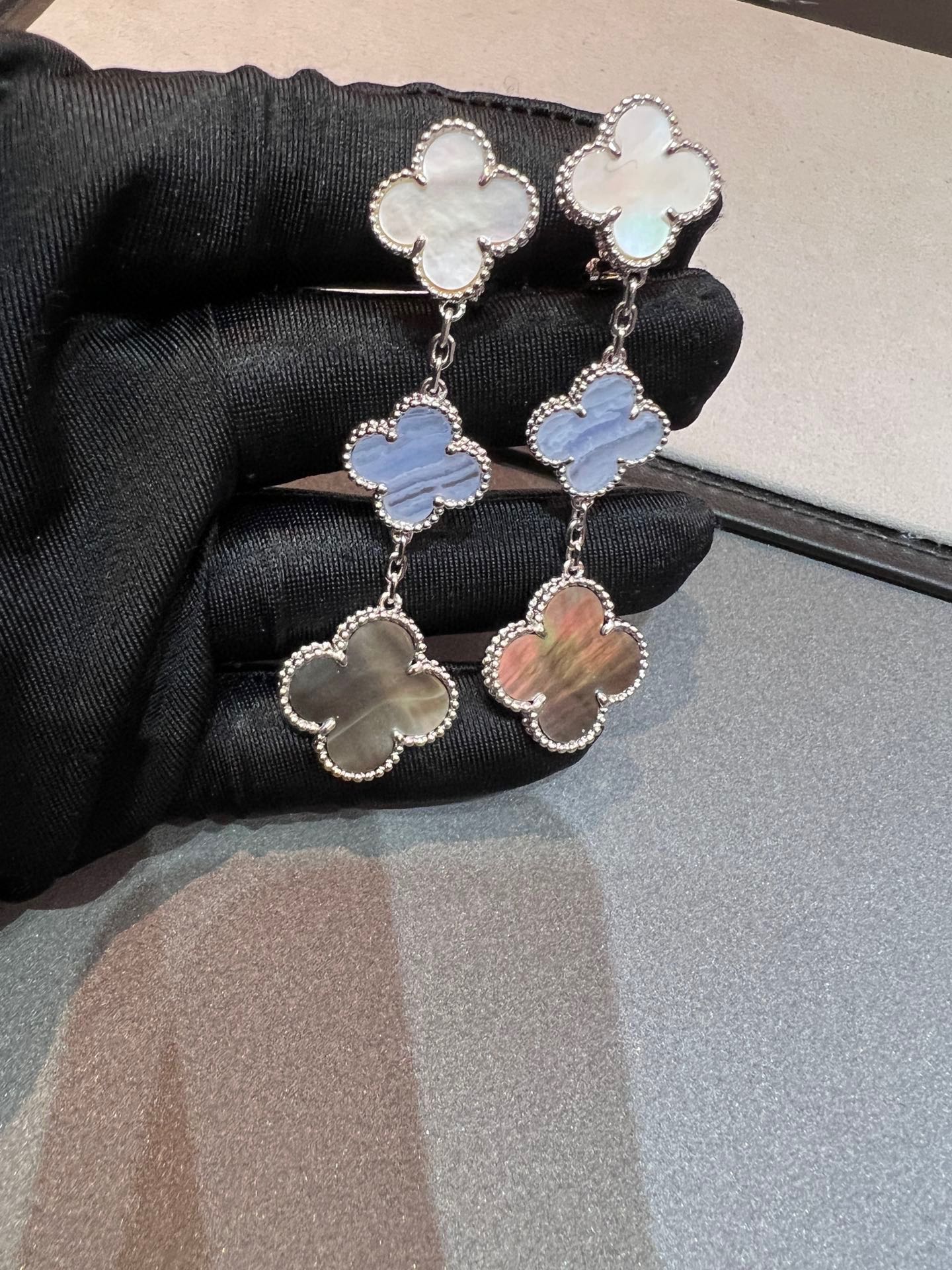 Pnstime Magic Alhambra Three Motifs Earrings Jewelry - Image 5