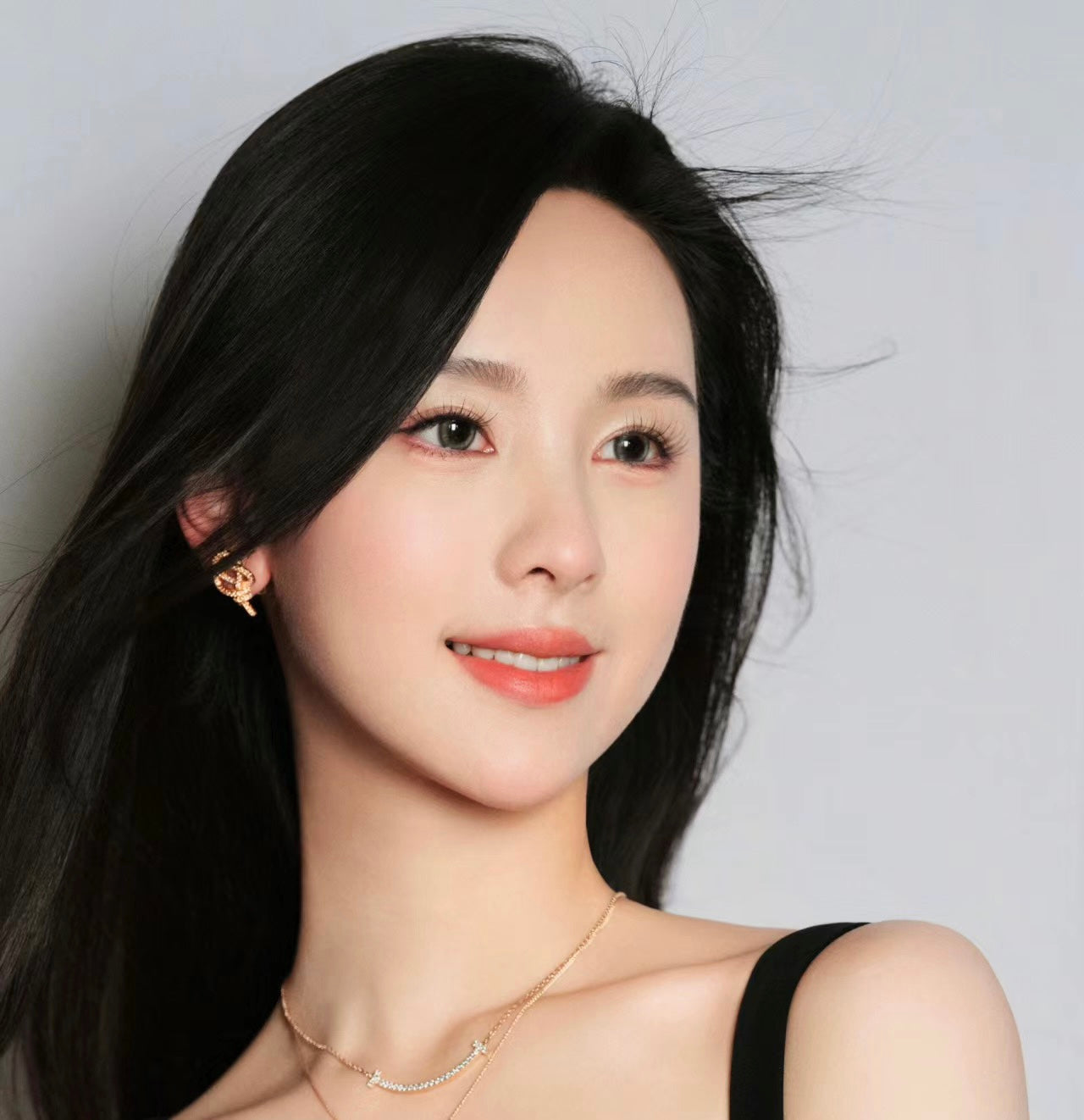 Pnstime T Keys Woven Diamond Earrings - Image 7