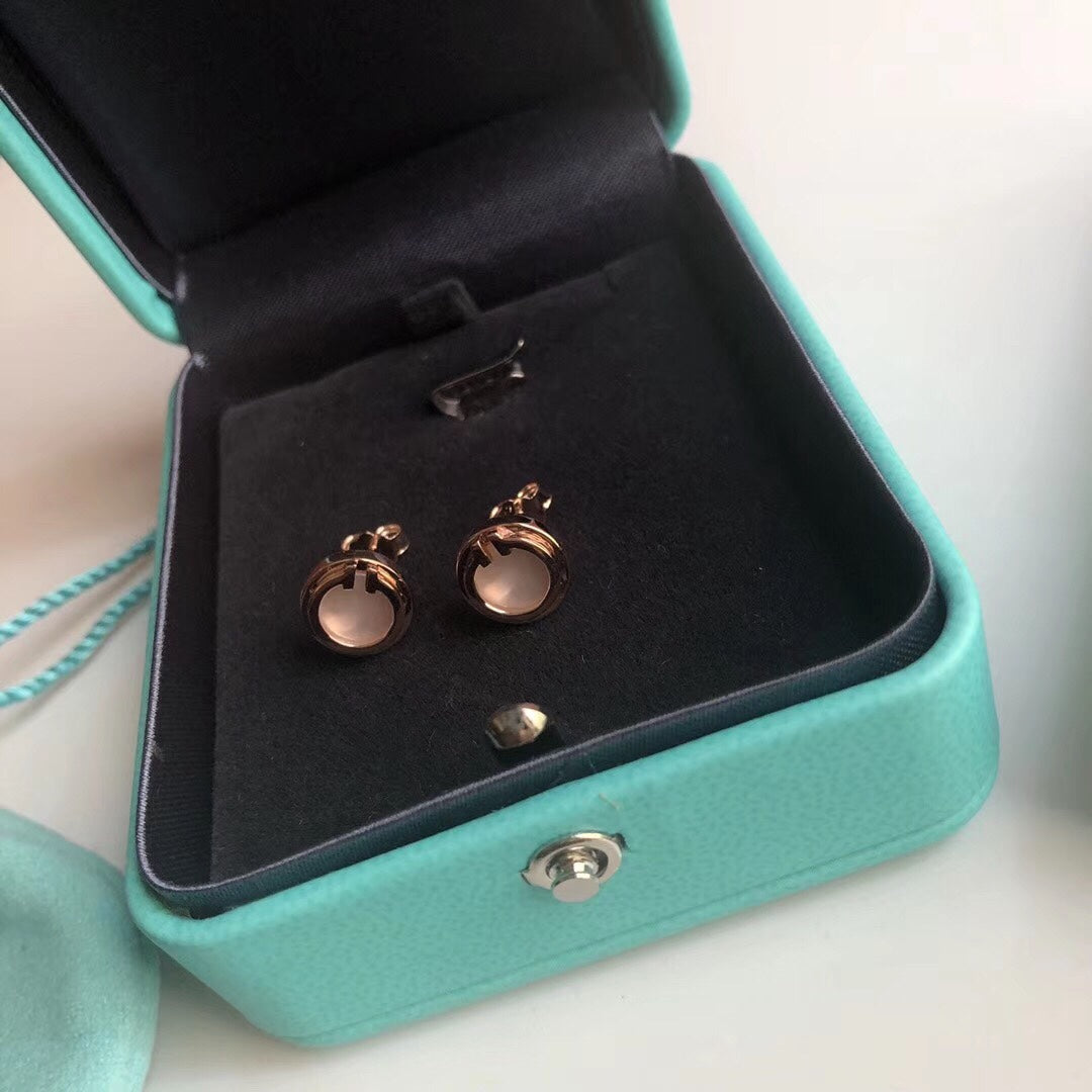 Pnstime T Mother-of-pearl Circle Earrings - Image 6