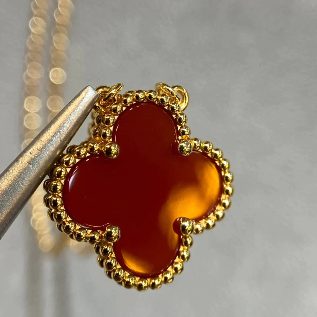 Pnstime Alhambra Secret Clover Pendant Carnelian Necklace - Image 2