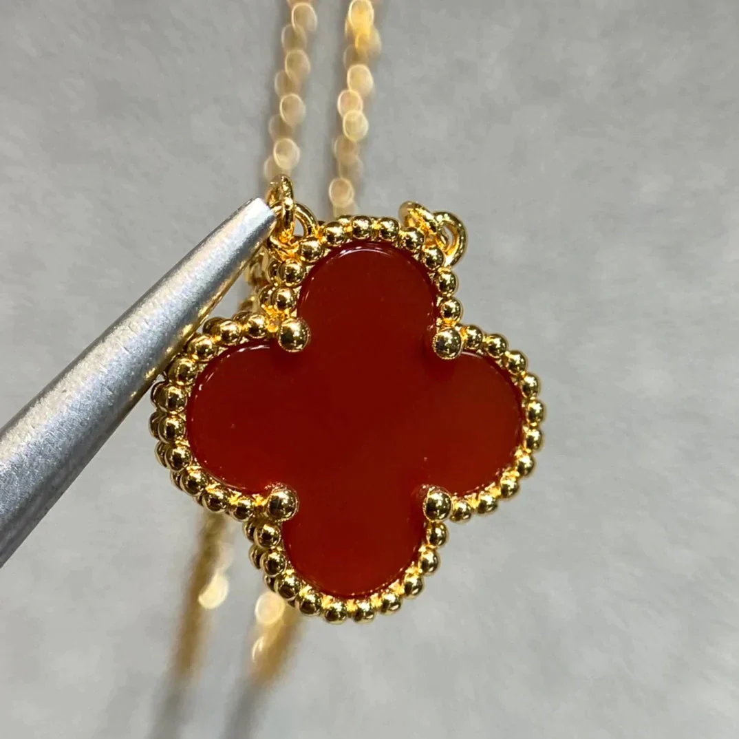 Pnstime Alhambra Secret Clover Pendant Carnelian Necklace - Image 3