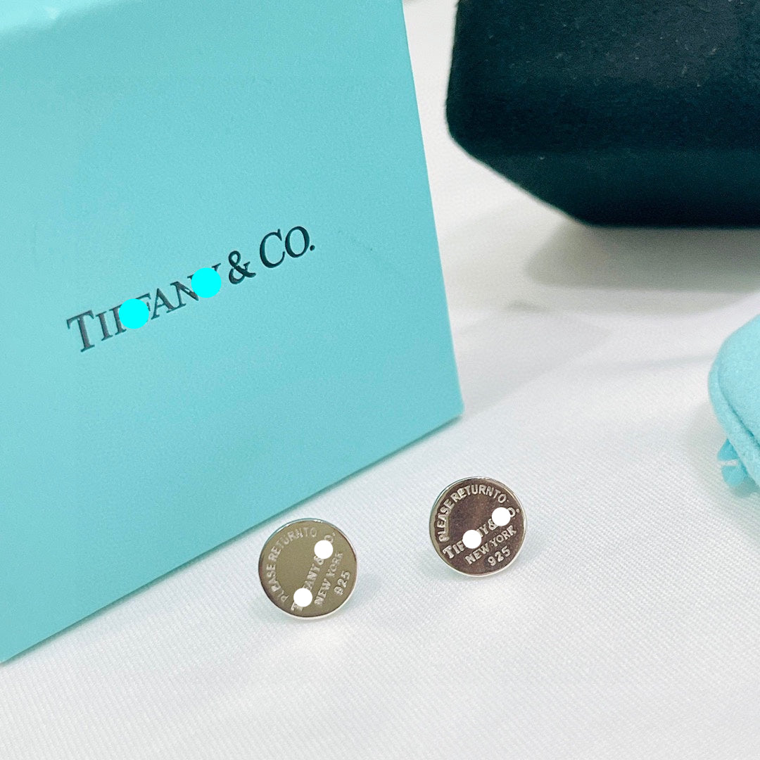 Engraved Circle Stud Earrings - Image 4