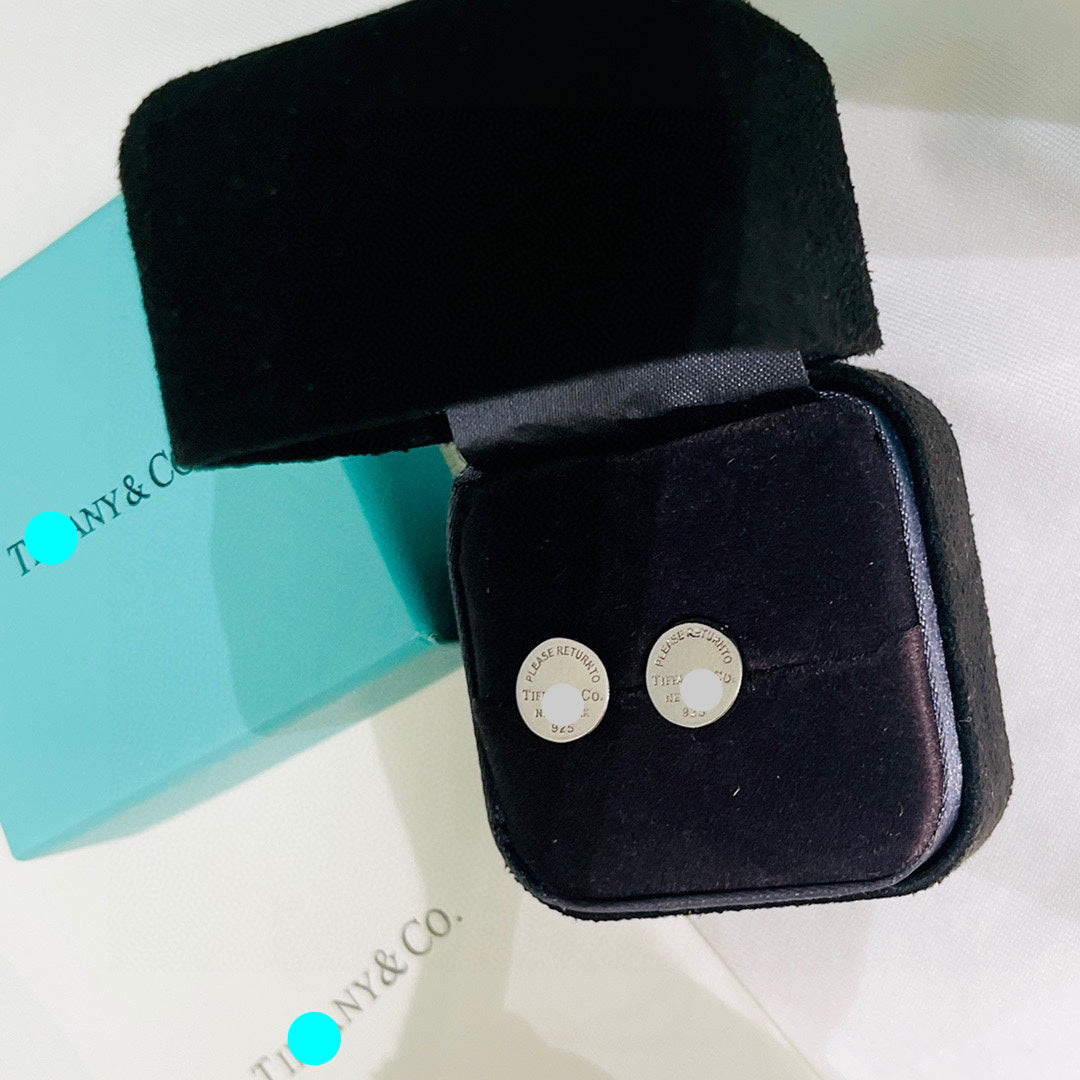 Engraved Circle Stud Earrings - Image 6