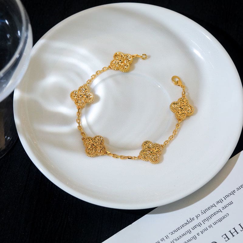 Five Motifs Clover Bracelet Mother Of Pearl Edition - Image 4