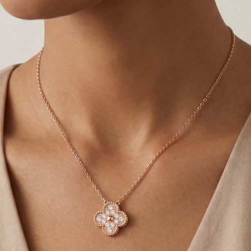 Sweet Alhambra Necklace