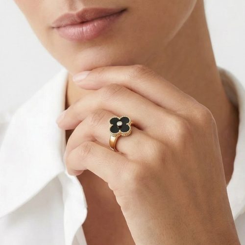 Vintage Alhambra Black Onyx Ring