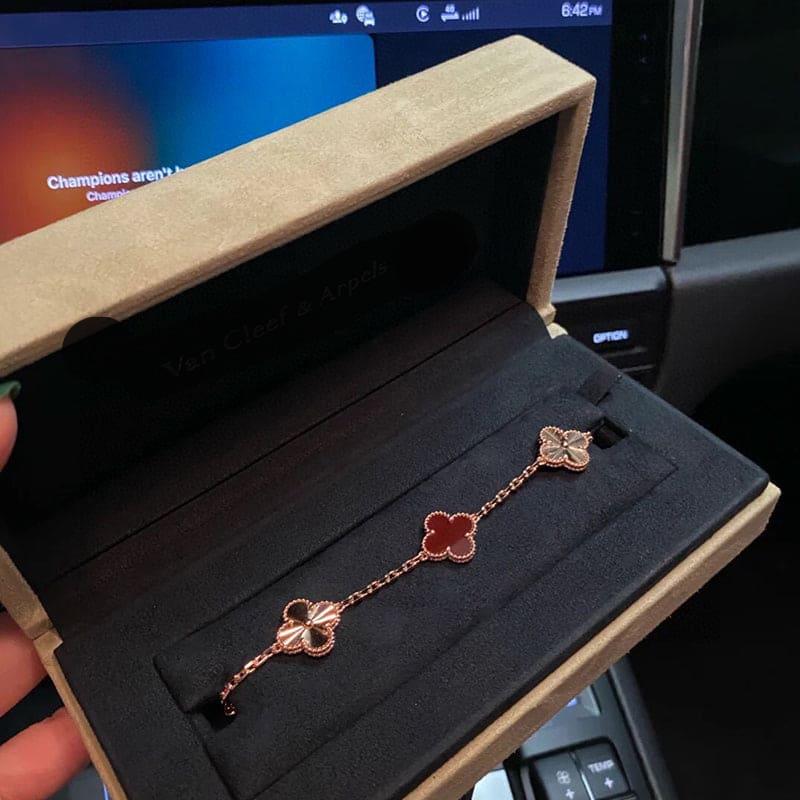 Vintage Alhambra Five Motifs Carnelian Clover Bracelet - Image 5